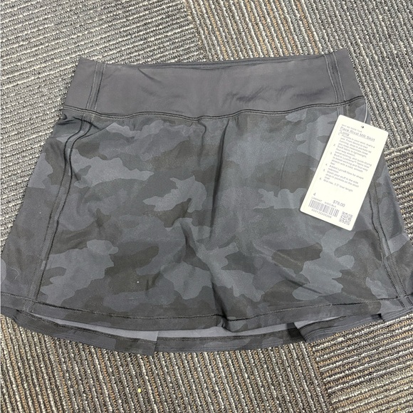 lululemon athletica Dresses & Skirts - lululemon Pace Rival MR Tall Skirt 
size 4 
NWT 
Heritage 365 camo deep coal